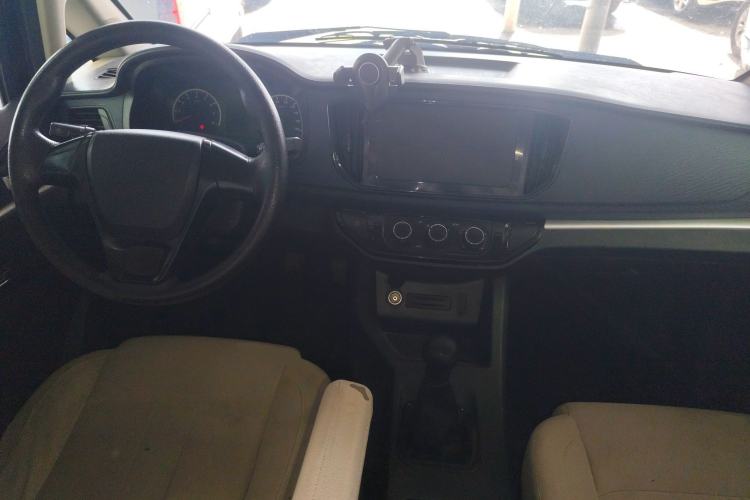 Used FORTHING Lingzhi 2023 M5 1.6L Practical Model 5 Seats
