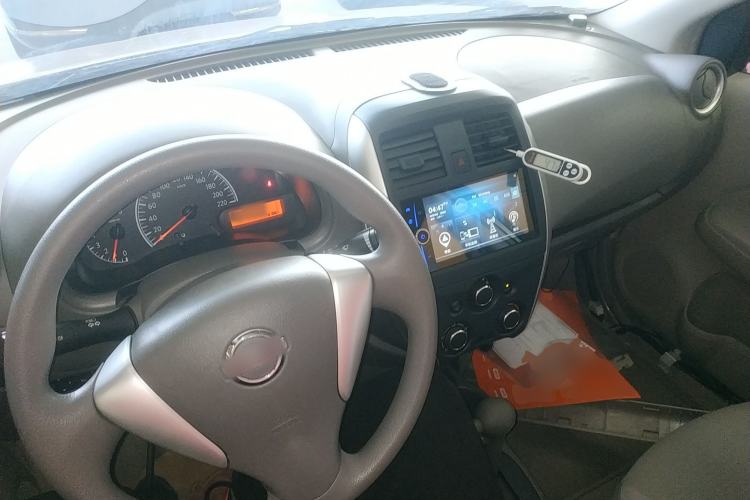 Used Nissan Sunny 2015 1.5XE CVT Master Edition Center Console