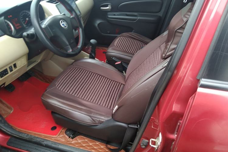 Used Venucia R50 2013 1.6L Manual Fashion Edition Left Front Seat