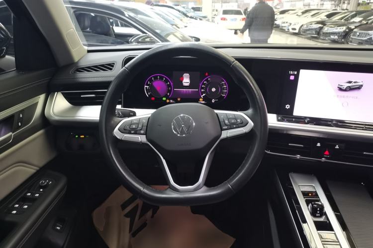 Used Volkswagen Tavendor 2023 330TSI Luxury Touring Edition Steering Wheel