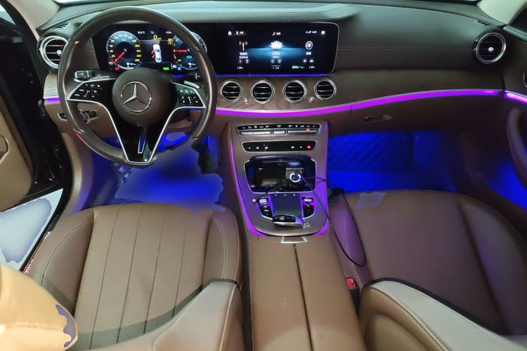 Used Mercedes-Benz E-Class New Energy 2023 E 350 e L Plug-in Hybrid Sedan Center Console