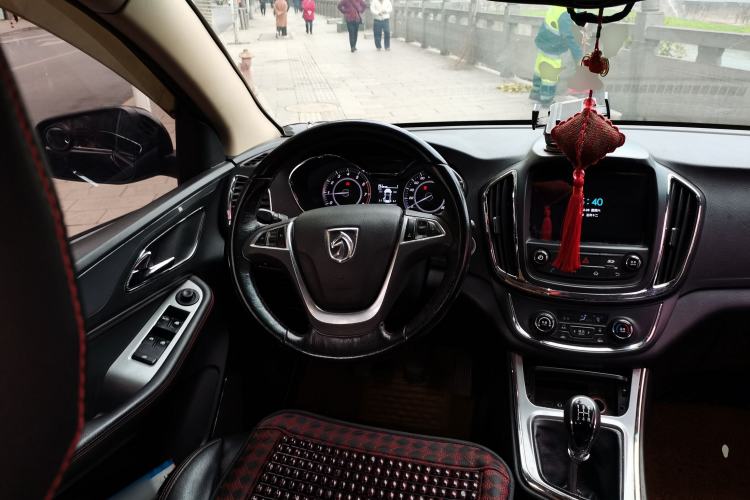 Used Baojun 560 2015 1.8L manual luxury version