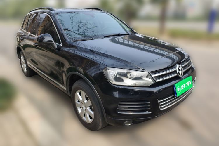 Used Volkswagen Touareg 2011 3.0 TSI Standard Version Front Right 45 Deg