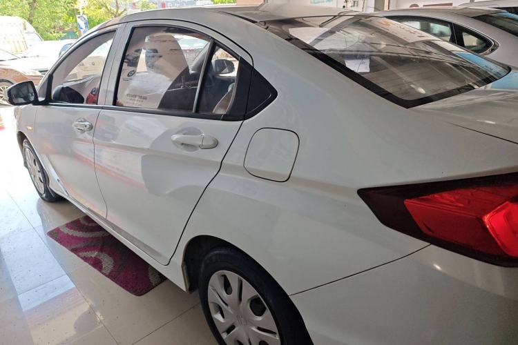Used Honda Greiz 2016 1.5L CVT Classic Edition
