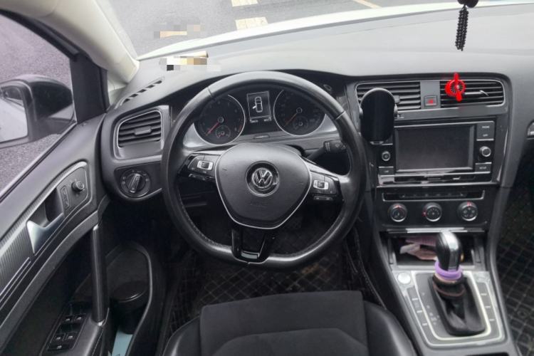Used Volkswagen Golf 2018 230TSI Automatic Luxury Version Steering Wheel