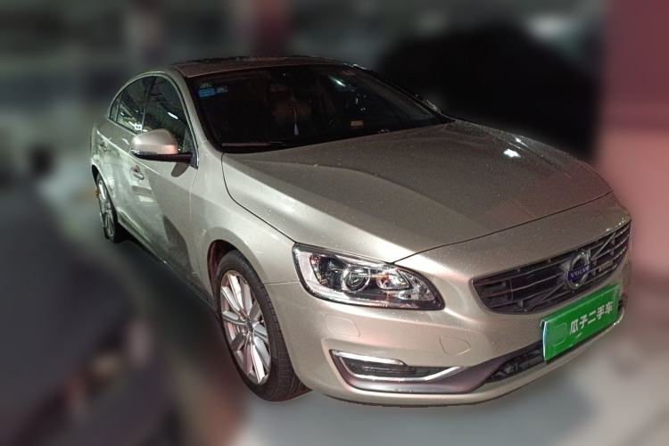 Used Volvo S60 New Energy 2015 S60L E-Drive Hybrid T6 Smart Drive Edition Front Right 45 Deg