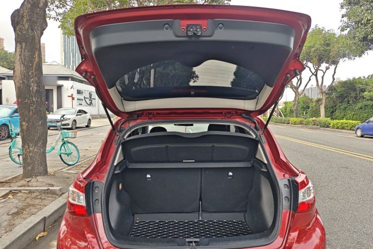 Used Nissan Tiida 2021 1.6L CVT Cool Edition Trunk