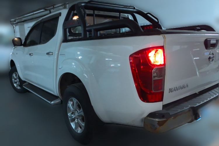 Used Nissan Navara 2017 2.5L Automatic 4x4 Luxury Edition QR25

