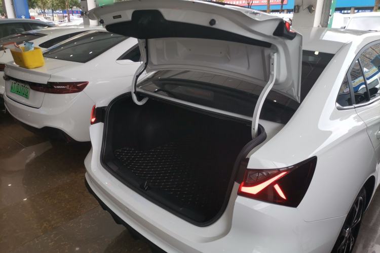 Used Roewe i5 2023 1.5L CVT Luxury Edition Trunk