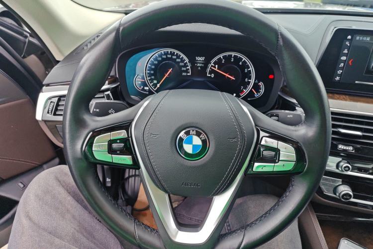 Used BMW 5 Series 2018 525Li Luxury Package Steering Wheel