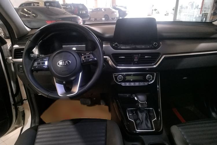 Used Kia Sportage R 2018 2.0L Automatic Smart Luxury Version China V Standard Interior 3