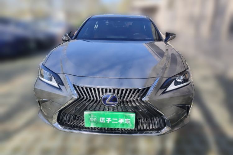 Used Lexus ES 2018 300h Premier Edition China V Standard
