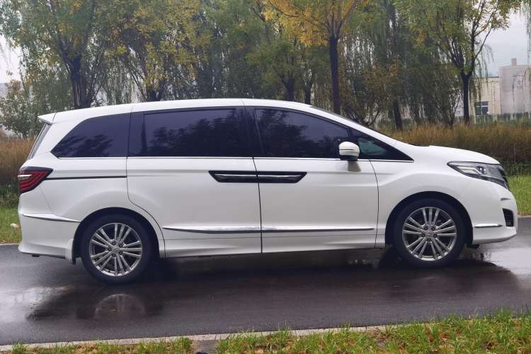 Used Honda Elysion 2016 2.4L Comfort Edition
