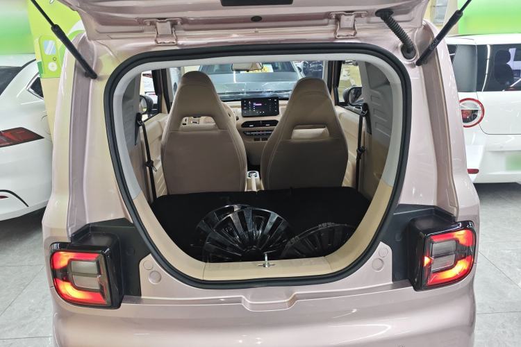 Used Geely Galaxy Panda 2023 Panda Mini 200km Endurance Bear
