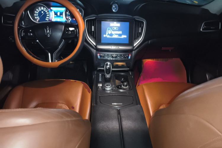 Used Maserati Ghibli 2017 3.0T Standard Edition Center Console