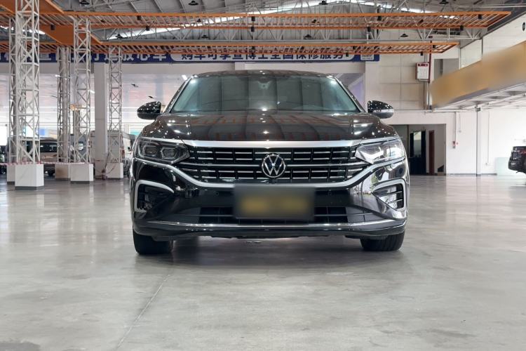 Used Volkswagen Passat 2023 Facelift 330TSI Luxury Edition Exterior 2