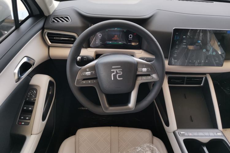 Used BYD Yuan UP 2025 Model 301KM Leading Version Steering Wheel