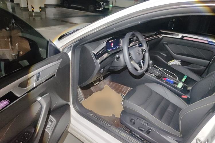 Used Volkswagen FAW-Volkswagen CC 2023 380TSI Striking Edition Driver Seat