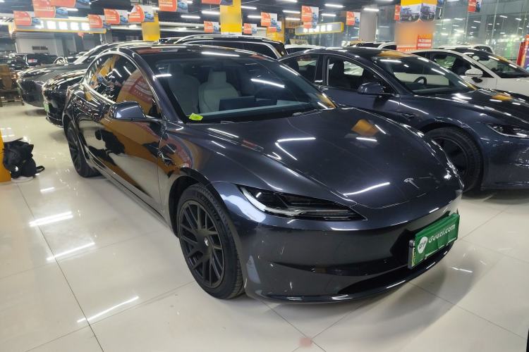 Used Tesla Model 3 2023 Long-Range All-Wheel-Drive Version
