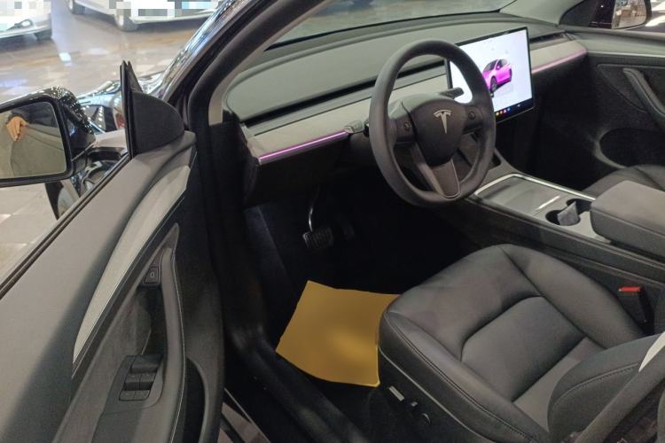 Used Tesla Model Y 2023 Rear-Wheel-Drive Version