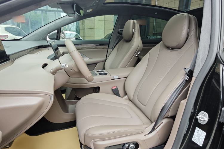 Used Hima Luxeed R7 2024 All-Electric 802 km Max Interior 3