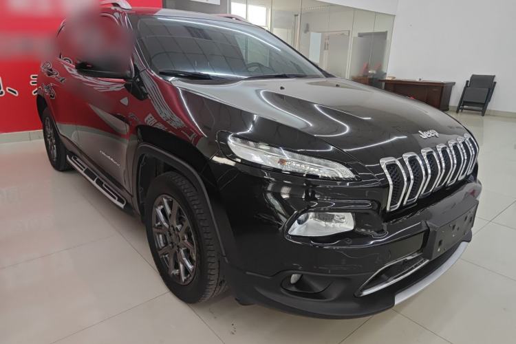 Used Jeep Cherokee 2020 2.0L Two-Wheel Drive Classic Sports Edition