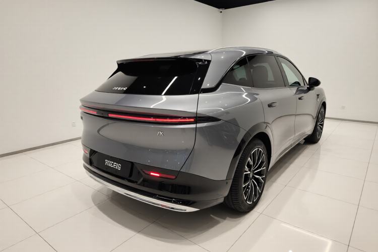 Used Zeekr 7X 2025 100 kWh Long-Range Rear-Wheel Drive with Intelligent Driving Features