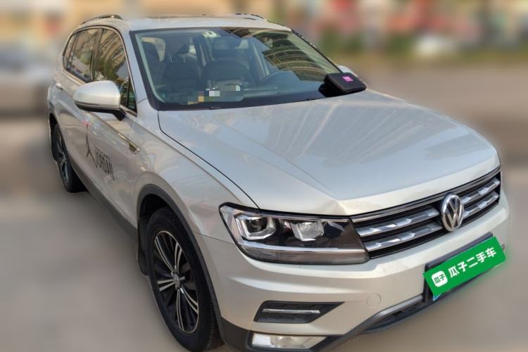 Used Volkswagen Tiguan L 2019 330TSI Automatic Two-Wheel Drive Panoramic Comfort Edition China V Standard Front Right 45 Deg