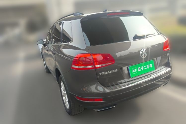 Used Volkswagen Touareg 2011 3.0 TSI High-End Version Rear Left 45 Deg