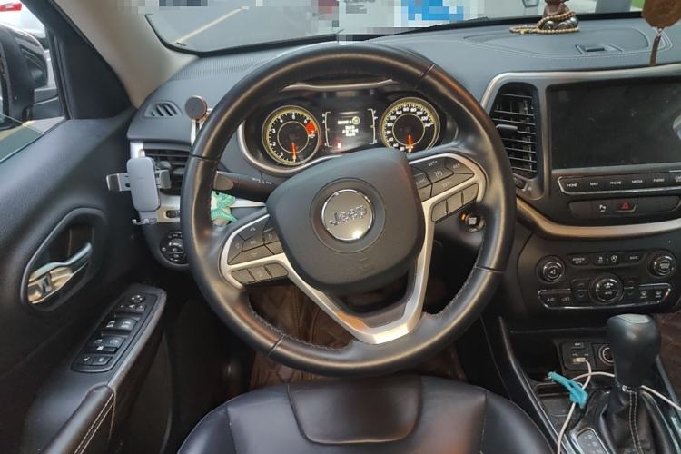 Used Jeep Cherokee 2016 2.4L Leading Edition