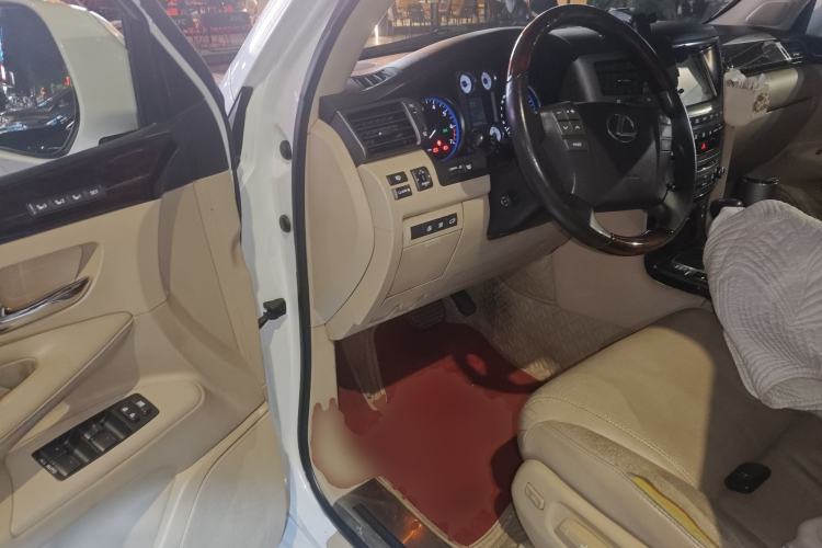 Used Lexus LX 2009 570
