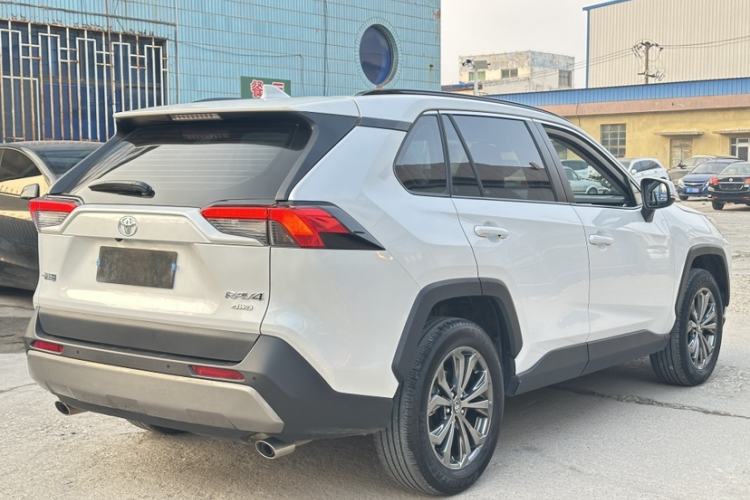 Used Toyota RAV4 2023 2.0L CVT Two-Wheel Drive Fashion Plus Edition
