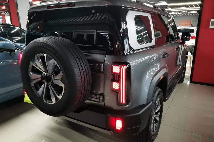 Used BAIC Off-Road BJ40 2024 2.0T All-New Urban Hunter Edition Ultimate Version
