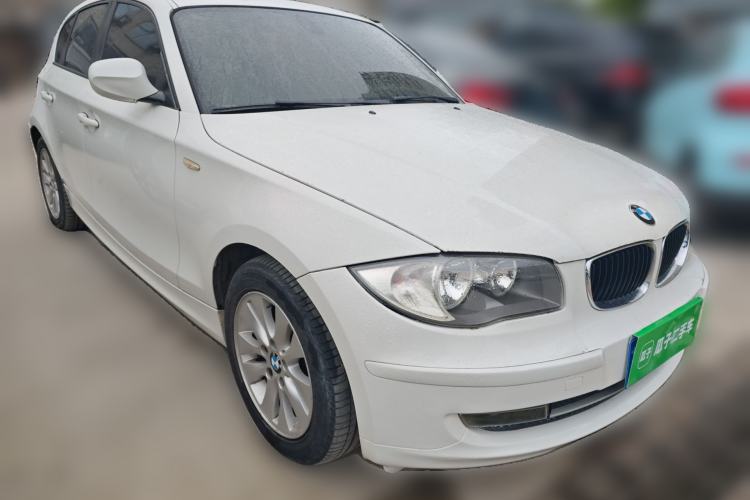 Used BMW 1 Series 2008 120i automatic transmission Front Right 45 Deg