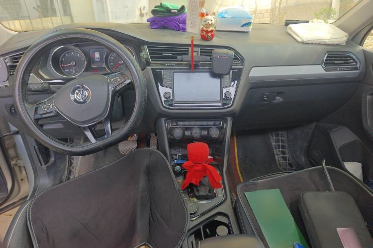 Used Volkswagen Tiguan L 2017 380TSI Automatic All-Wheel-Drive Flagship Edition Center Console