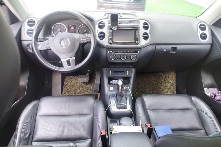 Used Volkswagen Tiguan 2015 2.0 TSI Automatic All-Wheel Drive Luxury Edition Center Console