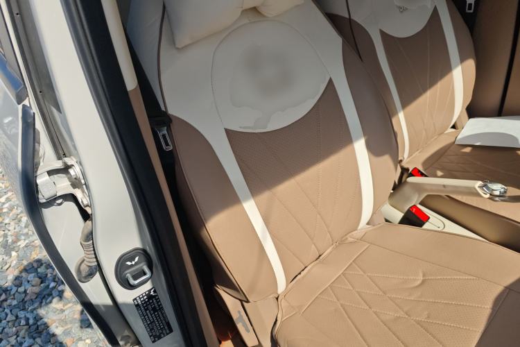 Used Wuling Hongguang MINIEV 2025 Four-Door Version Advanced Edition Right Front Seat