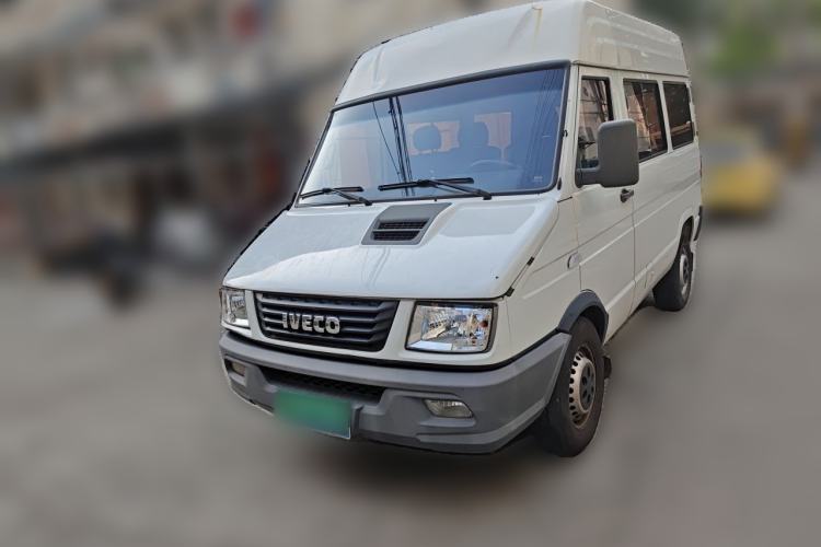 Used Iveco Daily 2017 2.5T A35 Passenger Van 5-7 Seats Model 47Z5
