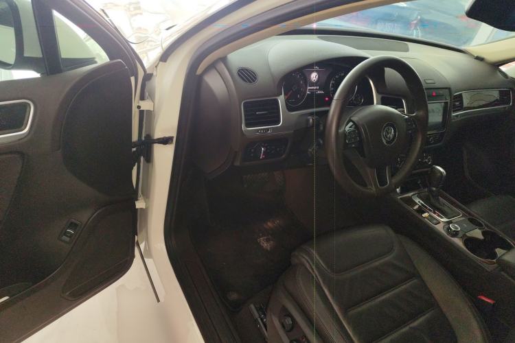 Used Volkswagen Touareg 2011 3.0 TSI Standard Version Driver Seat