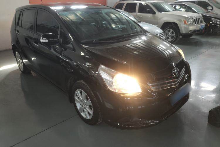 Used Toyota Verso 2014 Starlight 180E CVT Elite Edition Exterior 1