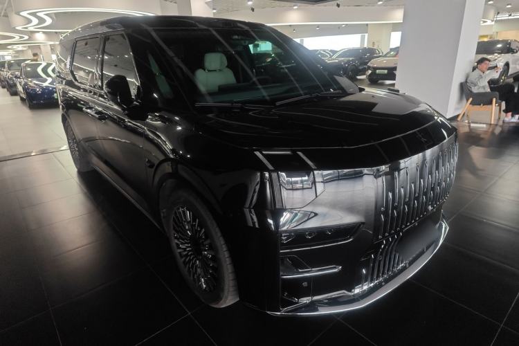 Used Zeekr 009 2024 7-Seater Walk-Through Version Four-Wheel Drive 108 kWh