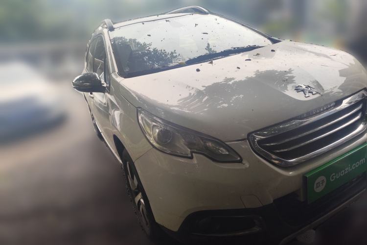 Used Peugeot 2008 2014 1.6L Automatic Navigation Edition Front Right 45 Deg