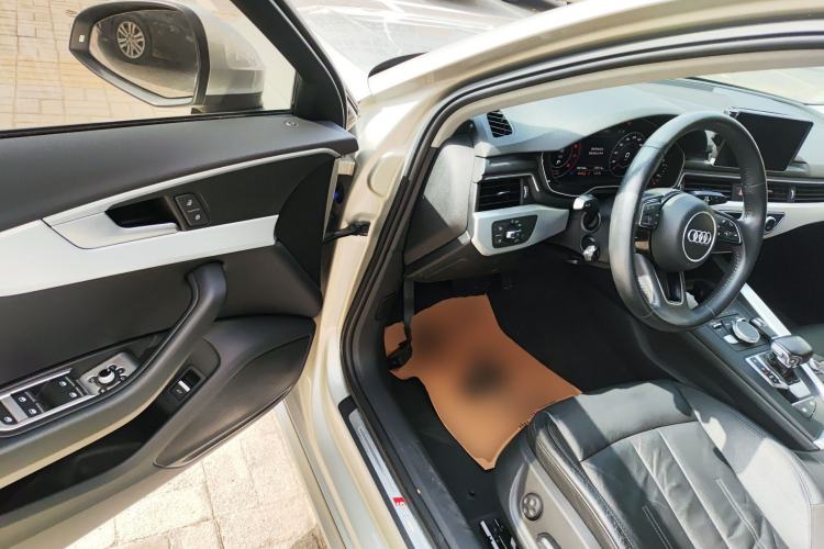 Used Audi A4L 2018 30th Anniversary Edition 40 TFSI Fashion Model
