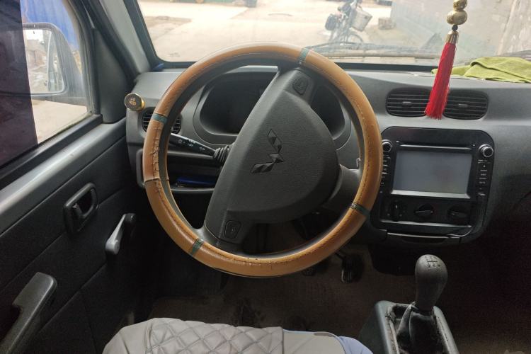 Used Wuling Zhiguang 2010 1.0L New Version Practical Short-Body L2Y