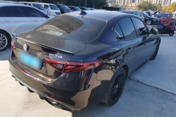 Used Alfa Romeo Giulia 2017 2.0T 200HP Elite Edition
