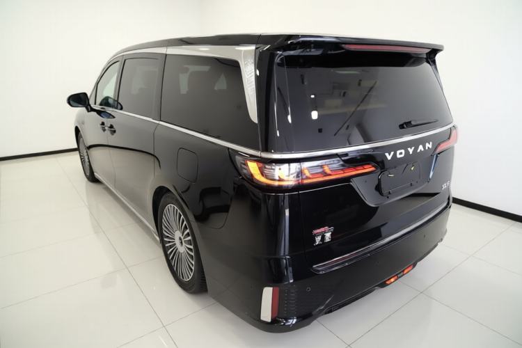 Used VOYAH Dream 2025 PHEV Four-Wheel-Drive Flagship Kunpeng Edition Exterior 2