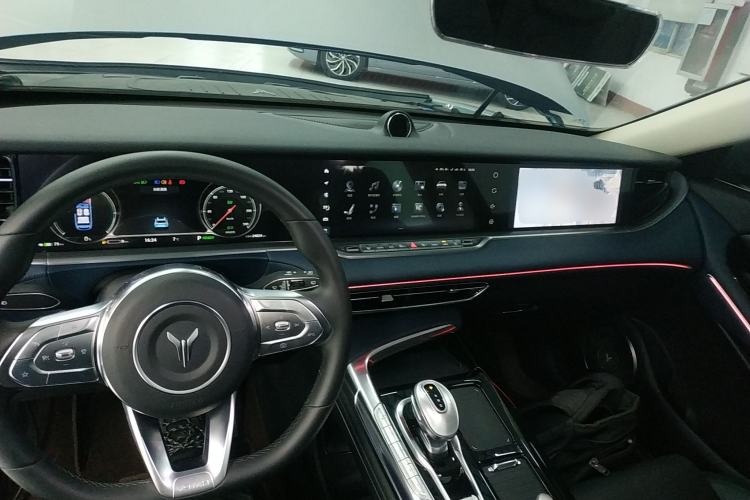 Used VOYAH FREE 2023 Four-Wheel Drive Extended-Range Model with Ultra-Long Range
