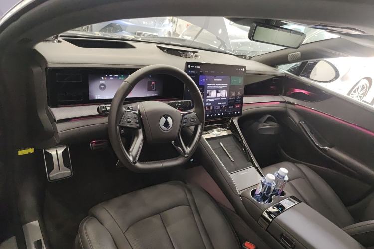 Used Denza Z9 2024 1100 km Four-Wheel Drive Max Version
