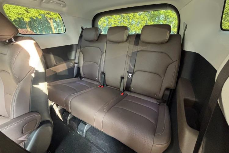 Used Wuling Starlight 730 2025 Model Pure Electric 500km Luxury Edition
