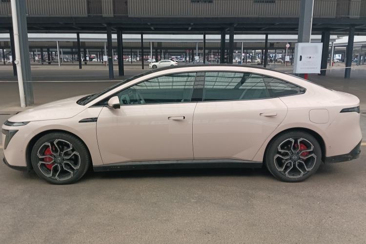 Used Nissan N7 2025 625 Max Exterior 3